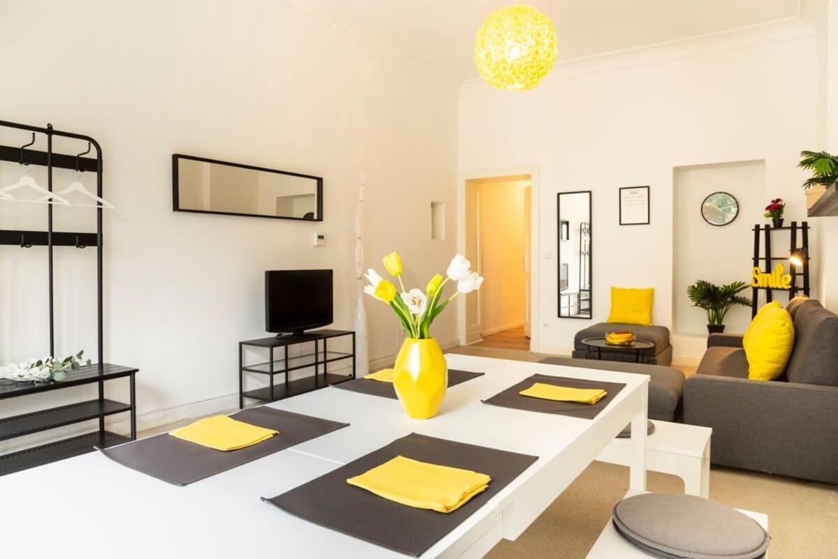 Modern 2 Bedroom Apartment In Berlin Schoeneberg Exterior foto